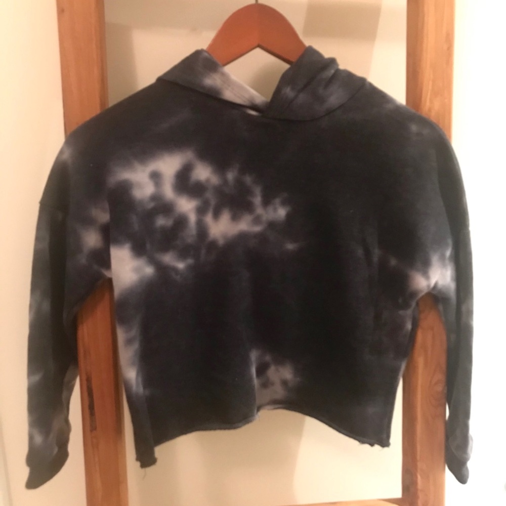 NWT LOVE, FIRE kids blk/gry tie-dye top